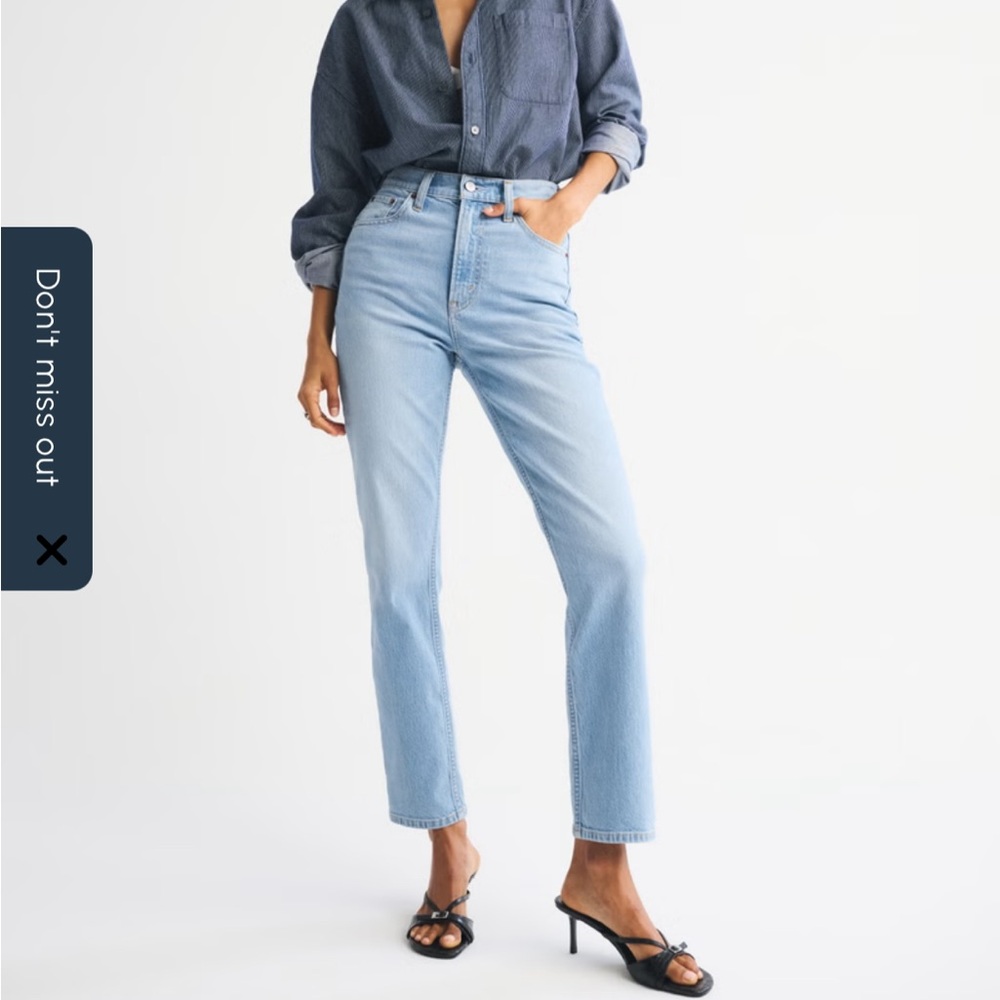 Abercrombie & Fitch Ultra High Rise Ankle straight jeans (light wash)